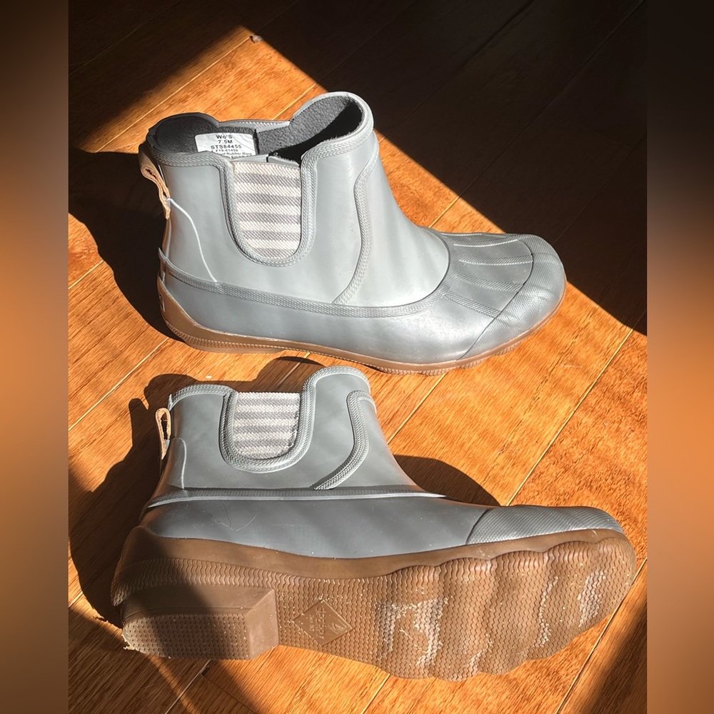 Sperry Syren Cove Gray Rubber Rain Boots